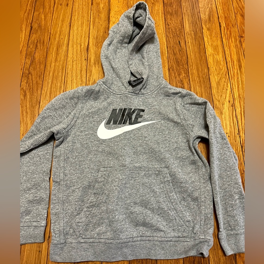 Nike boy sweater size s
